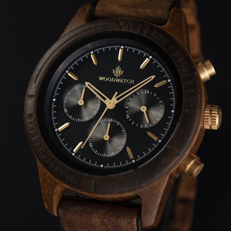 The CHRONUS Cosmic Night features a classic SEIKO VD54 chronograph movement, scratch resistant sapphire coated glass and stainless steel enforced strap links. The watch is made of black sandalwood and has a black dial with golden details. Handcrafted to p