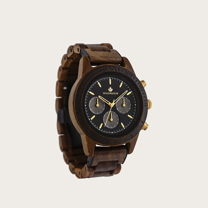 The CHRONUS Cosmic Night features a classic SEIKO VD54 chronograph movement, scratch resistant sapphire coated glass and stainless steel enforced strap links. The watch is made of black sandalwood and has a black dial with golden details. Handcrafted to p