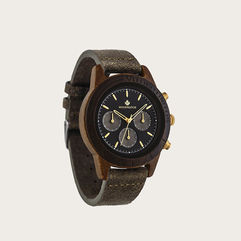 The CHRONUS Cosmic Night Khaki features a classic SEIKO VD54 chronograph movement, scratch resistant sapphire coated glass and stainless steel enforced strap links. The watch is made of black sandalwood and has a black dial with golden details. Handcrafte